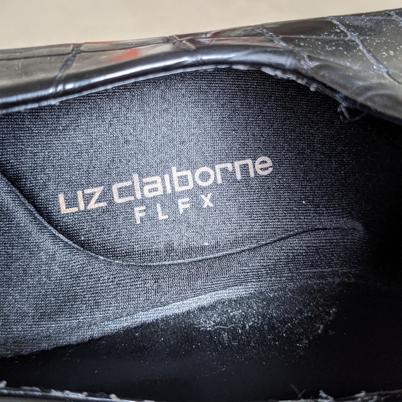 Black Bootie Heel - Picture 7 of 8